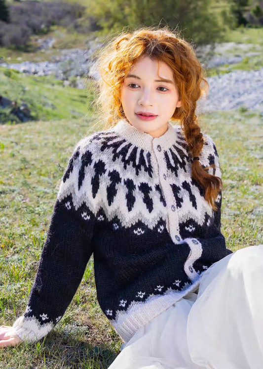 「Wool Signature」Icelandic Fair Isle Wool Cardigan (Black) – Chunky Knit