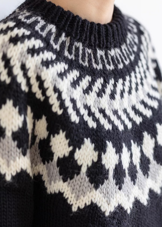 「Wool Signature」Black Nordic Fair Isle Wool Sweater – Chunky Knit (100% Wool)