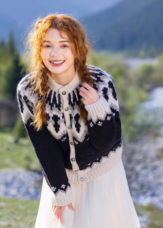 「Wool Signature」Icelandic Fair Isle Wool Cardigan (Black) – Chunky Knit